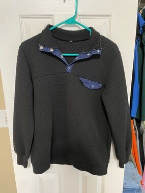 Black Quilted Men’s Pullover Sweater with Contrast Navy Trim